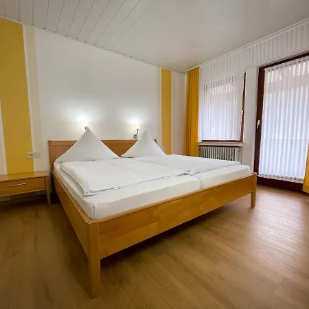 게스트하우스 Weinhaus Hirschen *