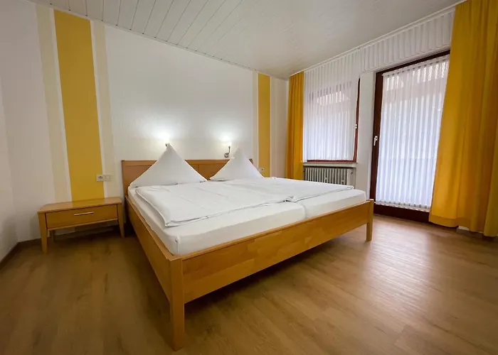 게스트하우스 Weinhaus Hirschen *