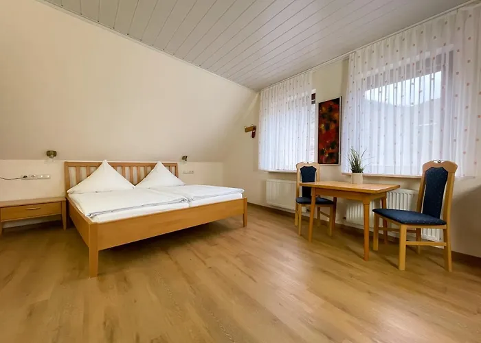 게스트하우스 Weinhaus Hirschen *